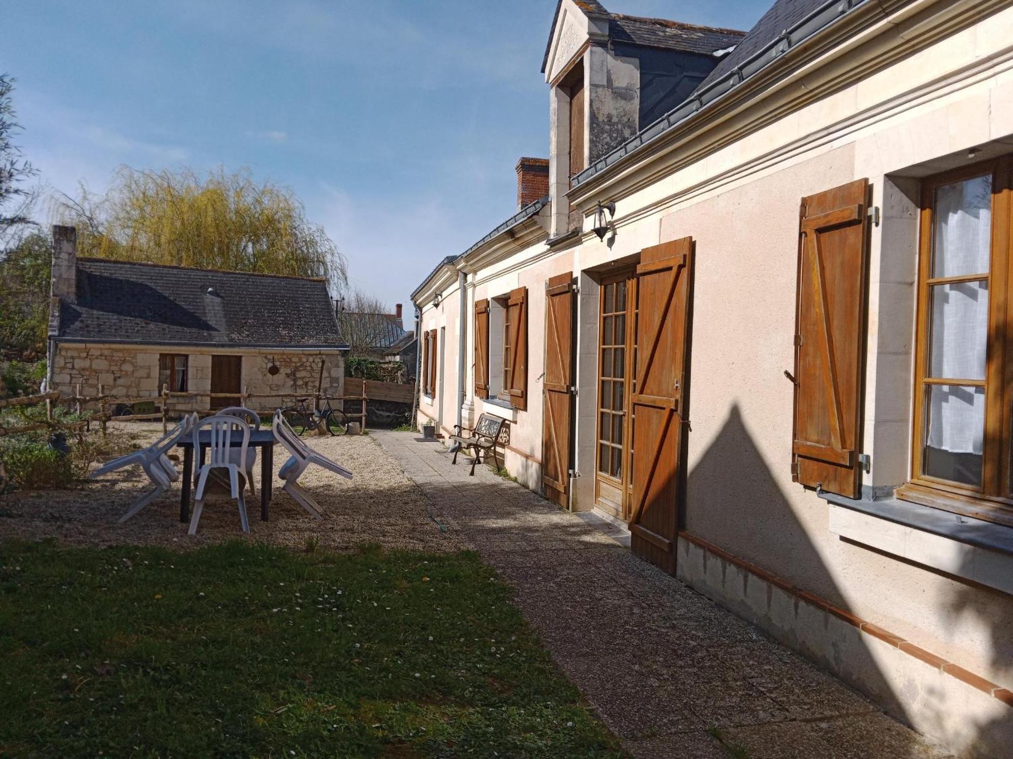 L'Ecole Buissonniere Noyant-la-Plaine Exterior foto